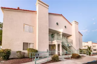 Photo #2: 2438560 Listing