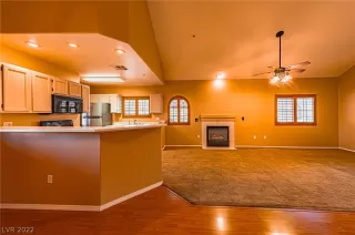 Photo #5: 2438571 Listing 