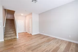 Photo #3: 2438572 Listing 