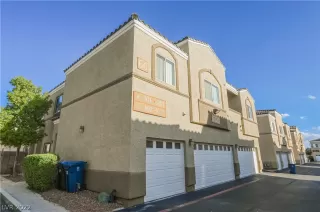 Photo #1: 2438601 Listing 