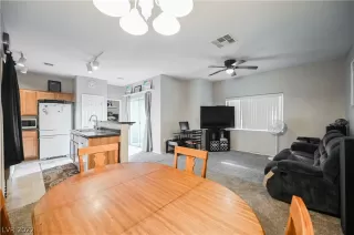 Photo #3: 2438601 Listing 