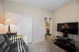 Photo #4: 2438601 Listing 