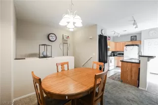 Photo #5: 2438601 Listing 