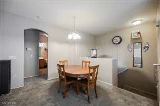 Photo #6: 2438601 Listing 