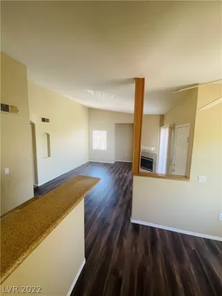 Photo #3: 2438632 Listing 