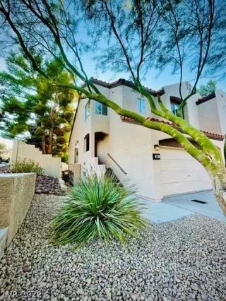 Photo #1: 2438656 Listing 