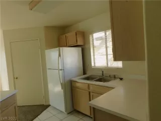 Photo #3: 2438742 Listing 