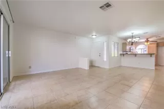 Photo #5: 2438828 Listing