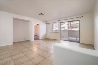 Photo #6: 2438828 Listing