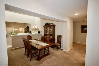 Photo #5: 2438832 Listing 