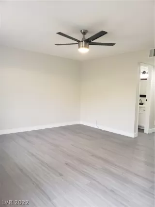 Photo #2: 2438846 Listing 