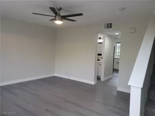 Photo #3: 2438846 Listing 