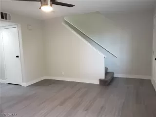 Photo #6: 2438846 Listing 