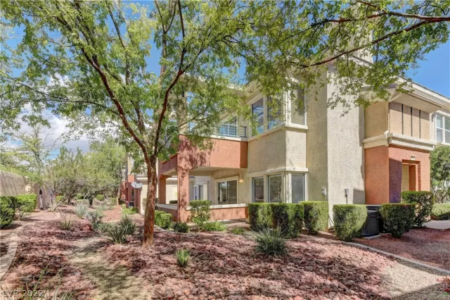 MLS: 2438855 Condo For Sale