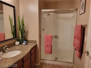 Photo #5: 2438858 Listing