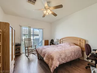 Photo #5: 2438869 Listing