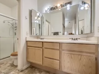 Photo #6: 2438869 Listing