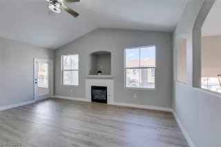 Photo #4: 2438924 Listing 