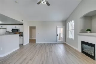 Photo #5: 2438924 Listing 