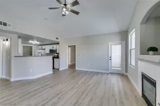 Photo #6: 2438924 Listing 