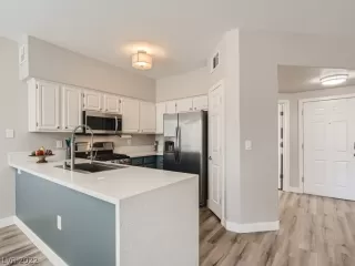 Photo #2: 2438952 Listing 