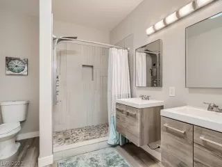 Photo #5: 2438952 Listing 