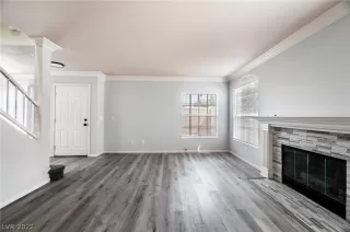 Photo #2: 2438977 Listing 