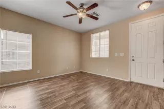 Photo #3: 2438988 Listing 