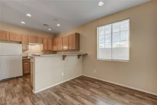 Photo #6: 2438988 Listing 