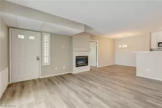 Photo #4: 2439002 Listing 