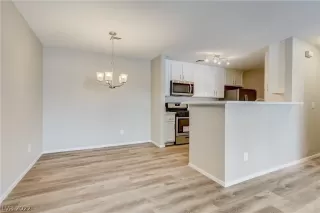 Photo #6: 2439002 Listing 