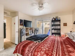 Photo #5: 2439053 Listing