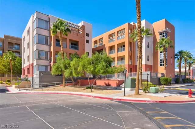 MLS: 2439071 Condo For Sale