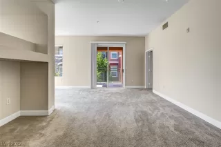 Photo #4: 2439071 Listing 