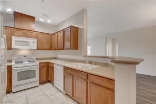 Photo #2: 2439108 Listing