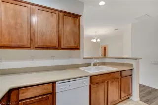 Photo #4: 2439108 Listing