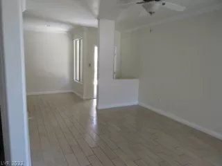 Photo #4: 2439124 Listing 