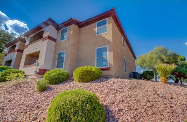 MLS: 2439127 Condo For Sale