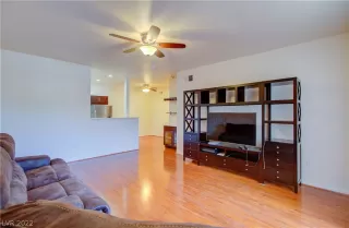 Photo #4: 2439127 Listing 