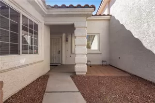 Photo #2: 2439149 Listing