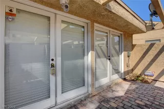 Photo #4: 2439152 Listing