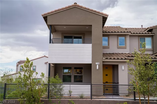 MLS: 2439153 Condo For Sale