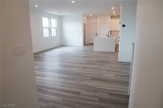 Photo #2: 2439153 Listing 