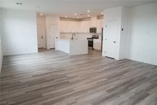 Photo #3: 2439153 Listing 