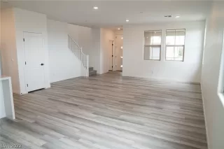 Photo #5: 2439153 Listing 