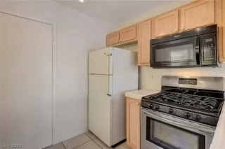 Photo #5: 2439154 Listing 