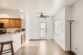 Photo #5: 2439159 Listing