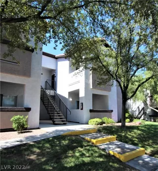 Photo #3: 2439163 Listing 