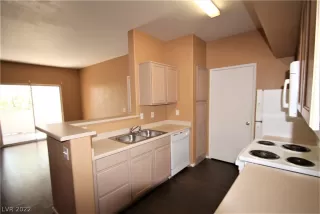 Photo #6: 2439163 Listing 