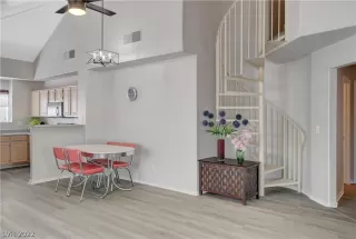 Photo #6: 2439184 Listing 